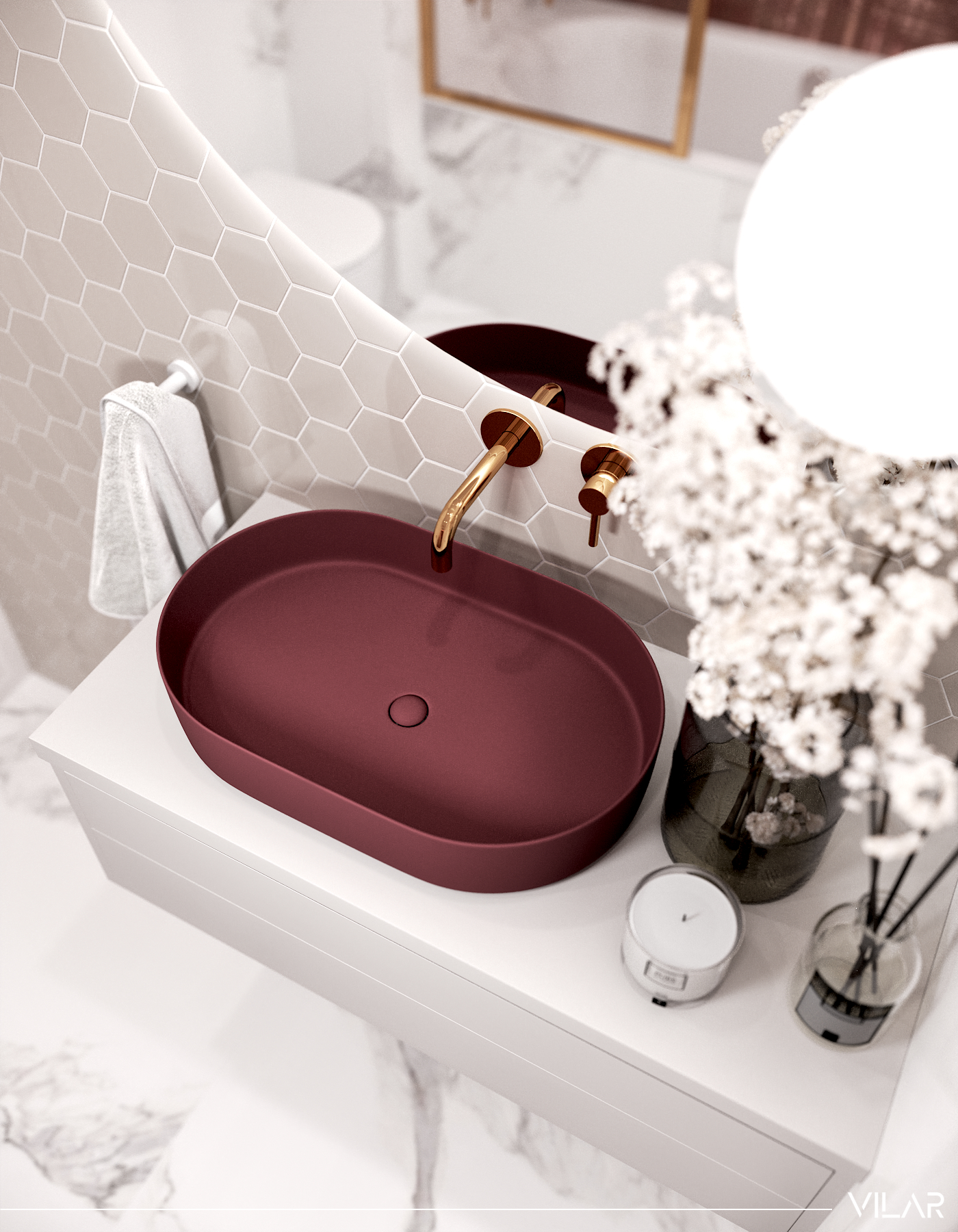 łazienka z białym marmurem i bordową umywalką